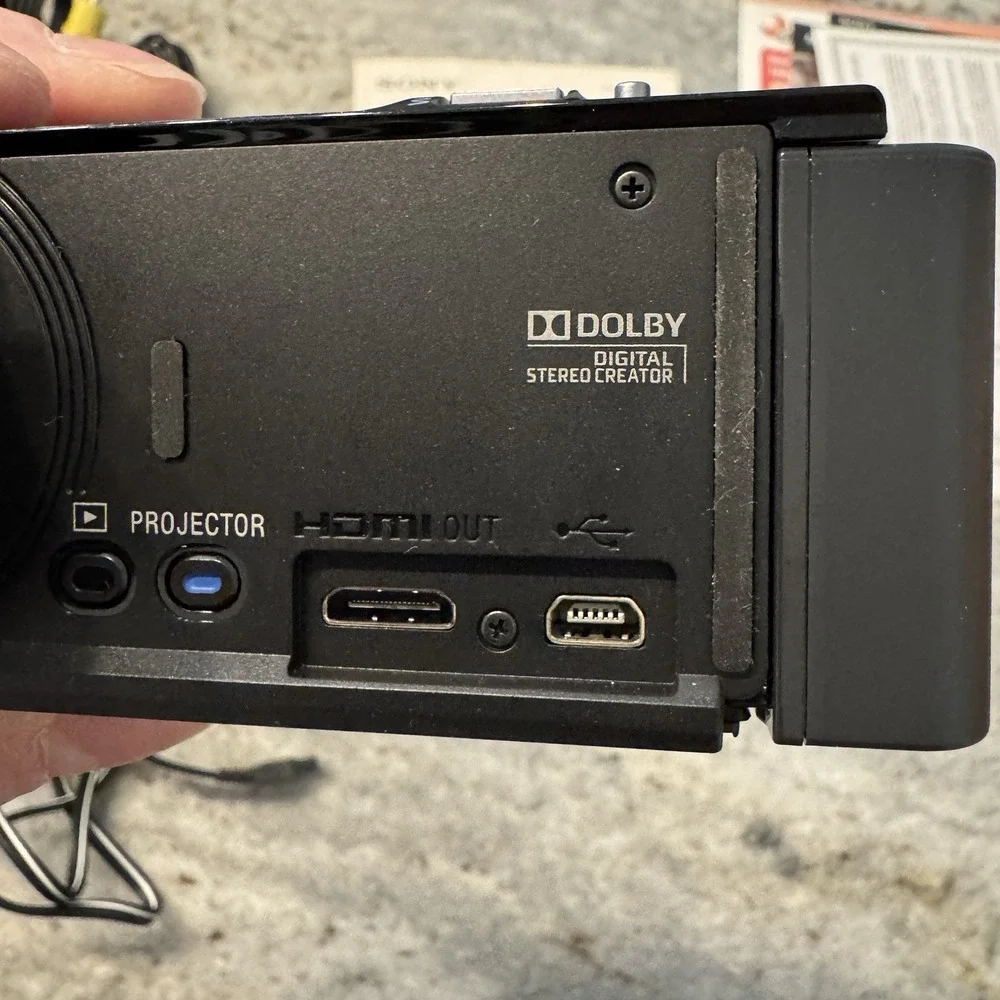 Sony Handycam HDR-PJ200 Full HD Camcorder w/Built-In Projector 30x Zoom